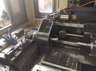 微小孔三坐標機床